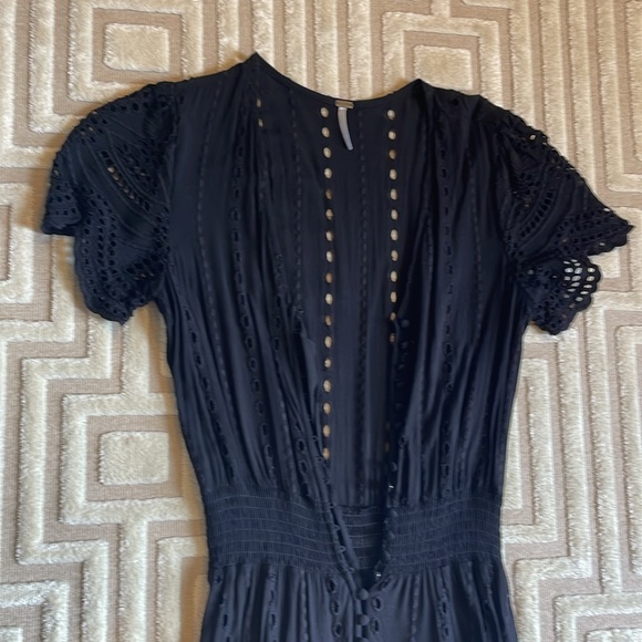 Eyelet maxi dress - Picture 3 of 8